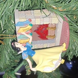 Disney Snow White Dwarfs Stockings & Fireplace Light Up Christmas Ornament 1990s